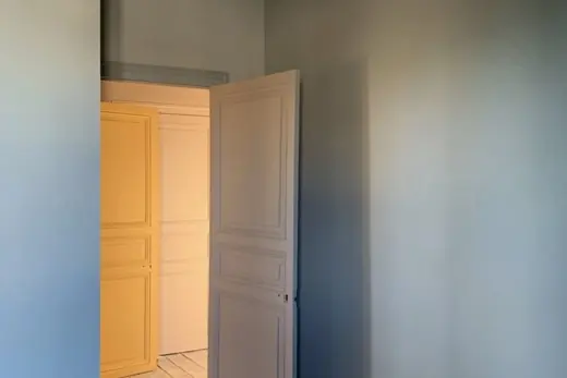 A yellow door